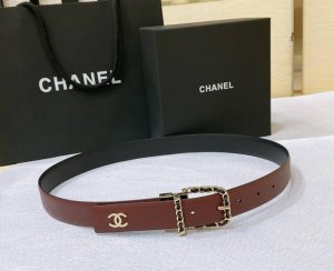 特 Chanel 24独家首发 原版小牛皮 金色金属与小牛皮 白 与 土黄、 旋转五金 一带两用 简单优雅知性的搭配 3.0Cm精品