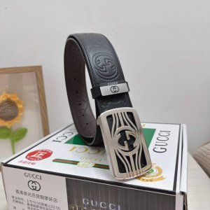 品名：古奇.Gu...Ci 原单 材质：原单牛皮腰带 专柜原单品质、做工精细，时尚大牌，送人自用首选 包装： 请认准如图专柜包装赠送打孔器手提袋专柜礼盒宽度3.