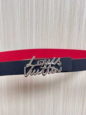 当季新款，3.0宽一面红色进口牛皮压花，一面黑色小牛皮，搭配精品铁丝扣， - 点击图像关闭