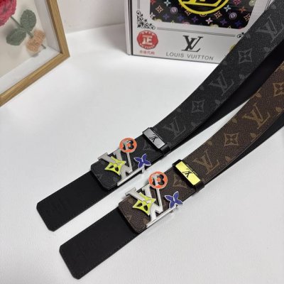 品名：Lv..路易..威登 材质：原单牛皮腰带 百分百头层牛皮腰带保证真皮，24K纯钢扣，专柜原单品质、做工精细，时尚大牌，送人自用首选 包装： 请认准如图专柜