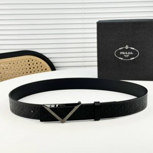 男士普拉达、柔软细腻，百搭大方，宽3.5Cm 、官网同步，纯铜材质
