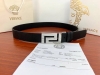 宽度3.5Cm Versace 范思哲 两面手掌纹 此款柔软的皮带饰有一个几何形状的希腊回纹别扣，既时尚又优雅