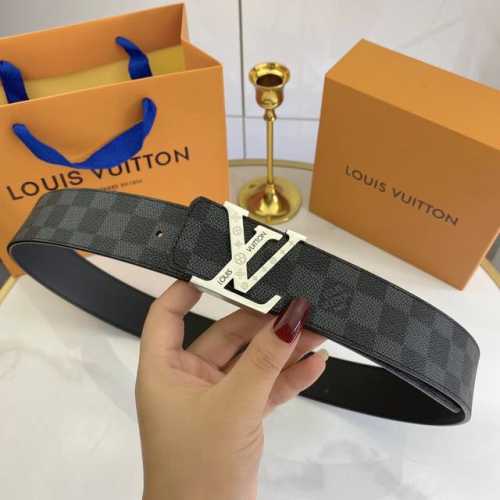 配全套包装礼盒 Lv 代工厂货品 4.0宽度 正品一体铸造五金，原厂皮料。
