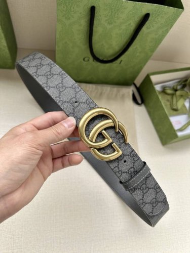 宽度3.8Cm Gucci Gg Marmont系列每一季都会推陈出新，为灵感源于70年代的标志性gg配件注入现代精髓。这款灰色和黑色gg Supreme帆布腰