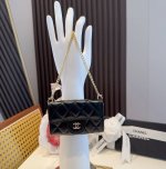 香奈儿Chanel Mini斜挎包包 零钱包搭配细链条挂绳可拆卸可放耳机 纸巾 口红 钥匙 等小物件 尺寸11*7.5*2Cm