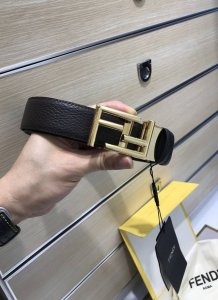 配送专柜包装 打孔针 特批p 新款 Fd 宽35 Mm 标志造型皮带，拉丝ff尾夹扣转式带扣，进口小牛皮搭配经典原版荔枝纹，支持nfc 芯片 ，镀金表面金属制品