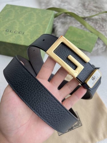 品名：古驰.Gu...Cci 原单 腰带 皮带 型号：挂扣，纯铜材质原版旋转扣头，头层牛皮，图片实物拍摄 材料：百分百头层牛皮，保证真皮。24K纯铜扣专柜同等质