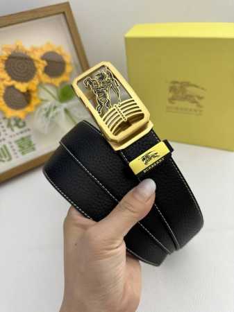 品名：巴宝莉 自动带 材质：原单牛皮腰带 百分百头层牛皮腰带保证真皮，24K纯钢扣，专柜原单品质、做工精细，时尚大牌，送人自用首选 包装： 请认准如图专柜包装赠 - 点击图像关闭