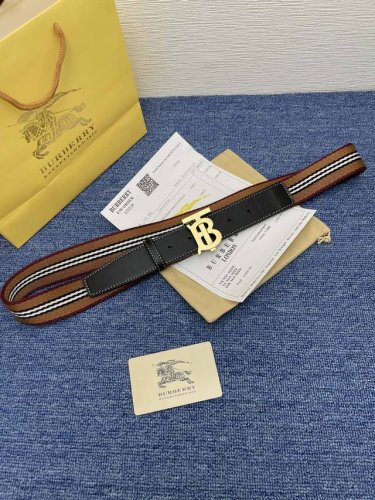 巴、宝莉 经典系列新品腰带，采用小牛皮材质，完美搭配手工车线，经典配色，可搭配商务西装或更为休闲的造型。35毫米宽 顶级