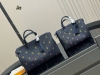无盒 尺寸：30Cm 40Cm Lv Keepall 新品枕头包 原版配牛皮 简直长在我的心头。 男女同款！！！！ 男盆友的新包