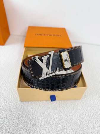 品名： Lv..路易..威登腰带皮带原单 型号：挂扣，经典纯钢材质挂扣，头层牛皮，图片实物拍摄 材料：头层牛皮，挂扣系列，纯钢材质扣头，钯镀电镀工艺永不掉色。经 - 点击图像关闭