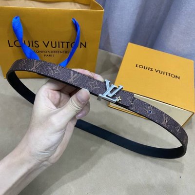 寬：20Mm 驢家新品 Ss22特別限定女士腰帶 寬度2Cm 訂製經典料襯托柔軟小牛皮底 全新開模標誌性搭扣 多色選