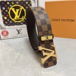 品名：Lv..路易..威登原单 材质：原单牛皮腰带 百分百头层牛皮腰带保证真皮，24K纯钢扣，专柜原单品质、做工精细，时尚大牌，送人自用首选 包装： 请认准如图