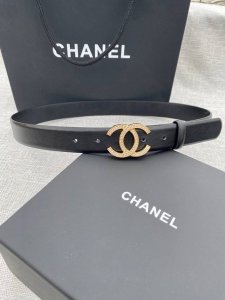 p210 宽度3.0Cm Chanel （香奈儿）两面原版碰纹牛皮搭配钢扣/金 银 色镶钻钢扣。