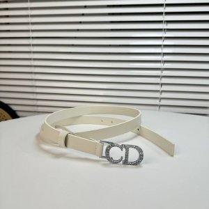 Dior 24早春新款 C D搭扣黄铜腰带扣，小牛皮腰带 经典永存 2.0Cm