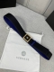 4.0Cm 范思哲 两面荔枝纹腰带饰有标志性的Versace美杜莎头像扣 彰显品牌格调 是一款精美的衣橱必备单品
