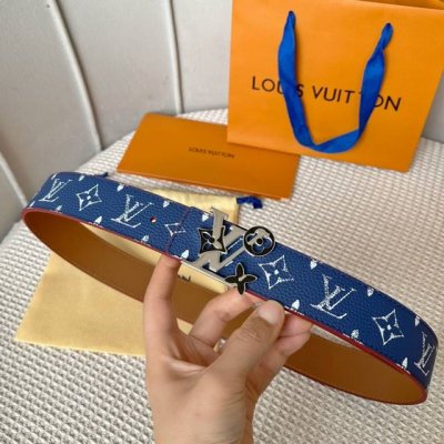 特 寬：40Mm 驢家新品 今季男士新品腰帶 Togo荔枝紋料襯托小牛皮底 絲印花卉 色彩繽紛 搭配新款花卉圖案搭扣 多色選 雙面用