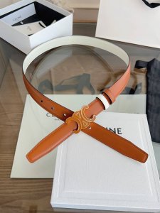 赛琳CéLine 全套包装 凯旋门Triomphe珐琅搭扣 Taurillon皮革 牛剖层革衬里 ，中腰 金色饰面 宽度：1英寸 2.5Cm 腰带 不可拆卸Tr