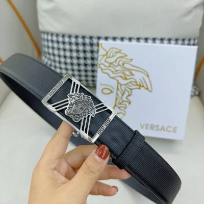 特 品牌：美人 进口小牛皮，手感细腻柔软。搭配纯钢自动精品扣，内穿式男士必备！宽度：3.5Cm