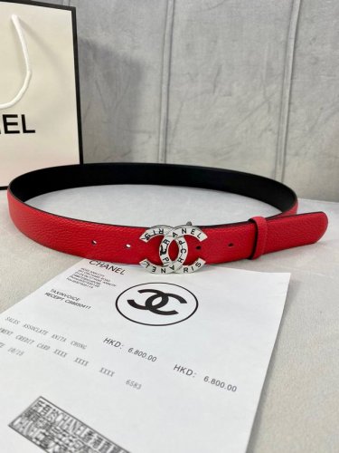 宽度3.0Cm Chanel 香奈儿 荔枝纹牛皮金 银色花纹金属钢扣。