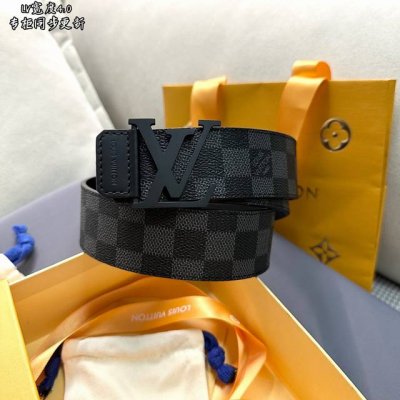 特 同步 Lv路易男士 宽度4.0 Cm 简单大方 五金贴皮设计 精品五金 佩戴效果非常不错 送礼自用最佳推荐
