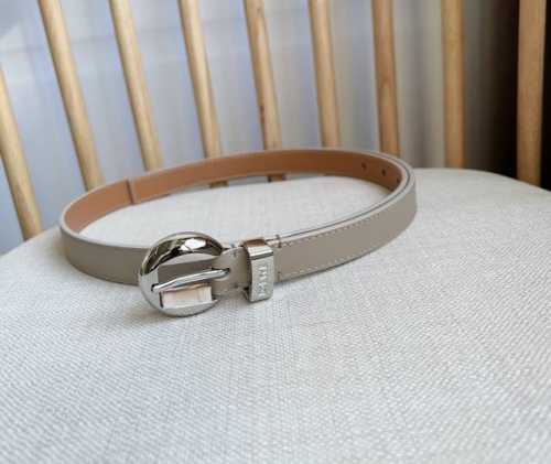 Loewe 罗意威 专柜最新同款腰带 选用光滑牛皮革窄款腰带 配有Anagram Pebble针扣 卓越的工艺 个性的造型 精美的材质 宽:2.0Cm