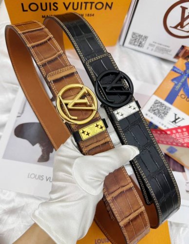 皮带：Lv..路易..威登顶级复刻. 腰带：原单品质百分百进口原厂头层牛皮，保证真皮。圆形字母悬浮镂空Logo工艺.真空电镀.永不掉色.24K纯钢扣头层鳄鱼皮纹