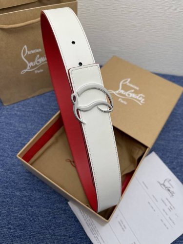 特 3.5宽Christian Louboutin 男士Ricky标志性徽标搭扣黑色腰带红色底，双面牛皮。