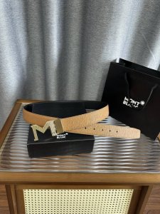 特 Montblanc 万宝龙男士皮带 宽度 3.5Cm宽 意大利进口小牛皮配以精品抛光五金扣 腰带细节完美 长度可自行裁剪