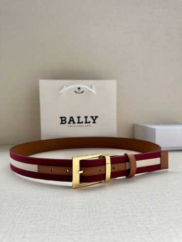 p210 Bally(巴利) 专柜新款 男士休闲布配皮双用腰带 宽3.4Cm这款帆布腰带饰以蓝色和奶油色迷幻火车条纹，搭配土黄底 经典针扣 搭扣更显纤细，采用钛