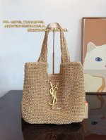 圣罗兰 Ysl 编织购物袋 质感很高级 容量超级大也很耐用 日常出街背它回头率百分百 就是这种随性慵懒感尺寸：39*37Cm