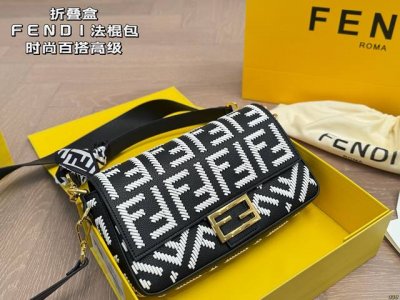 6色 折叠盒 芬迪Fendi法棍包 拿到手里才能感觉到它的魅力 经典百搭 优雅大气 这份质感 小仙女们值得拥有 尺寸26 15