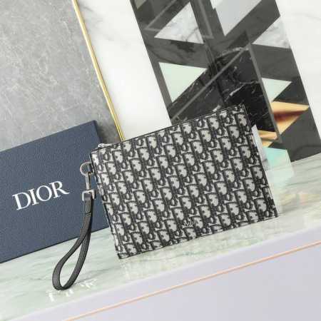 A5 手拿包 米色和黑色 Oblique 印花面料 P10,000 编号:2Esca490Yse_H05E 尺寸:26.5X17.5厘米 长X高 可收纳 A5 - 点击图像关闭