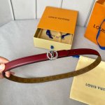 特 寬度：20mm Lv S-Lock系列 寬度20mm 驢家法國驢女士腰帶 全新風格定制帆布面料襯托細膩的進口小牛皮 全新設計搭扣 融入字母和花卉图案 与腰带
