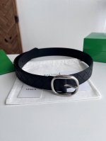 Bv 2025最新款男士编织腰带 纯手工Intreccio大格子编织 双面意大利小牛皮搭配椭圆形微复古银色针扣 宽体大针搭配扁孔设计尖尾 侧面有标识 皮带宽度3