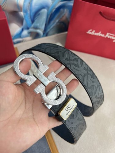 品名：菲拉格慕.Ferrgamo腰带·皮带·原单P200 型号：挂扣，纯铜材质经典挂扣，实物拍摄，头层牛皮 材料：百分百头层牛皮，保证真皮。纯铜材质，永不掉色，