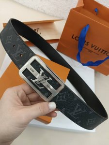 经典 Lv 腰带 ｜超级好看 Lv 经典 3.8 宽度皮带，时尚必备神器！