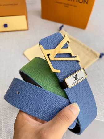 品名： Lv..路易..威登腰带皮带原单 型号：挂扣，经典纯钢材质经典挂扣，图片实物拍摄 材料：头层牛皮，挂扣系列，纯钢材质扣头，钯镀电镀工艺永不掉色。新款渐变 - 点击图像关闭