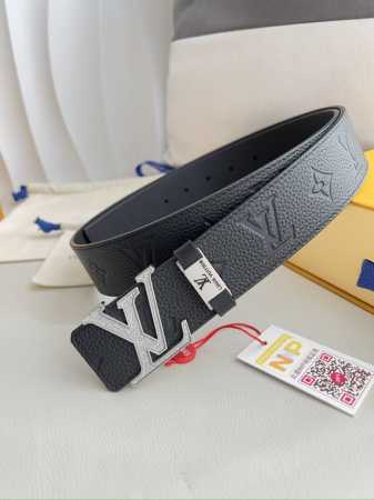 品名： Lv..路易..威登腰带皮带原单 型号：挂扣，经典纯钢材质亚克力面字母挂扣，头层牛皮，图片实物拍摄 材料：头层牛皮，挂扣系列，纯钢材质扣头，钯镀电镀工艺 - 点击图像关闭