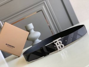 特 Burberry巴宝莉 新款正品黑灰格纹小牛皮Haymarket Burberry博柏利休闲款牛皮细皮带 3.5Cm 百搭时尚.新款剪裁旋转扣金，银二色