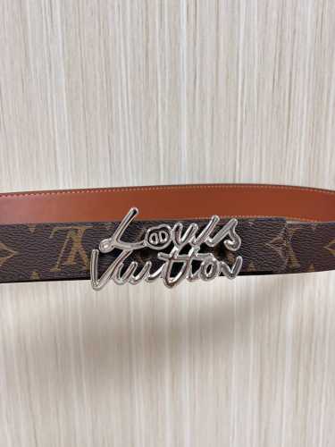 3.0进口帆布印老花，小牛皮底，搭配新款铁丝扣。女款