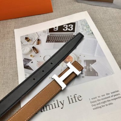 H 爱马仕女款 & Swift掌纹小牛皮和epsom小牛皮双面头层皮腰带。搭配专柜品质皮带扣原版法国制造。宽度：24毫米