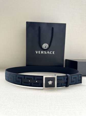 宽度3.8Cm Versace 织物腰带，饰有提花greca图案，配有la Medusa搭扣。 La Medusa五金配件 搭扣闭合 面 - 点击图像关闭