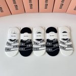 特 配专柜包装 Miumiu 缪缪 新款船袜隐形袜堆堆袜袜子！一盒五双，专柜同步筒袜袜子，大牌出街，潮人必备超好搭