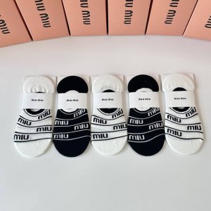 特 配专柜包装 Miumiu 缪缪 新款船袜隐形袜堆堆袜袜子！一盒五双，专柜同步筒袜袜子，大牌出街，潮人必备超好搭