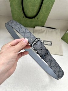 配送专柜全套礼盒包装 宽度3.5Cm Gucci Gg Supreme帆布在每一季都以新颖方式焕新演绎。在本季中，此标志性材质为这款带有深色Gg字母交织图案的男