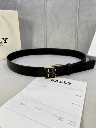 Bally 巴利 荔枝纹双面头层牛皮皮带，配有金 银 B 字母扣头该皮带可调节，且能根据需要剪裁质量保证达到修身效果