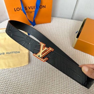 特 寬度：40mm Lv pyrmide Truck L OEiI雙面腰帶 驢家 海外原單代特供 面為進口小牛皮壓飾有標誌性品牌圖案效果工藝 原廠配色柔軟小牛皮