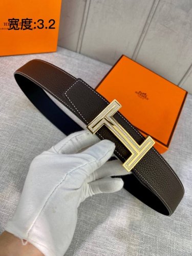 特 官网同步 32MM 爱马仕专柜同步 施华洛水晶钻扣 进口原版皮带身 双面八字尾 双面可用 细节紧跟專櫃步伐 精钢五金