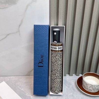 Dior 迪奥 2025夏季新款 Led灯全自动折叠晴雨伞 黑色涂层防晒有效阻隔紫外线99%，Upf 50 所以能起到伞下体感降温的效果！ 有效隔热，高效防晒
